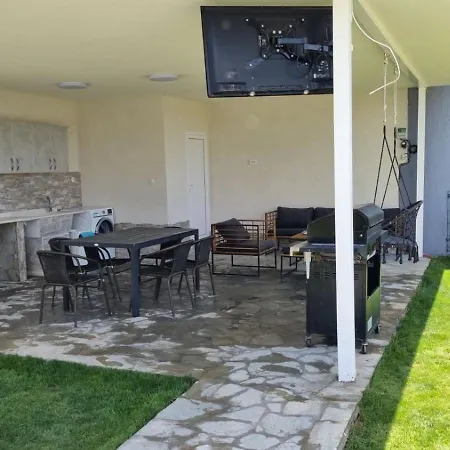 Villa Costa 4 Karianí